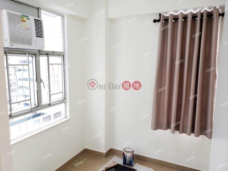 Eastman Court | 2 bedroom Mid Floor Flat for Rent