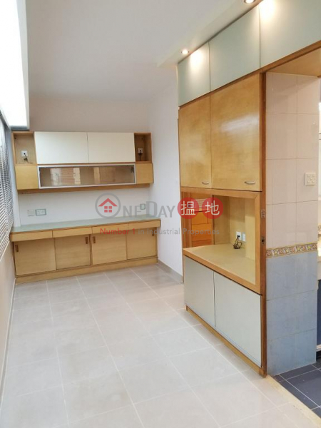  Flat for Rent in Kin Lee Building, Wan Chai