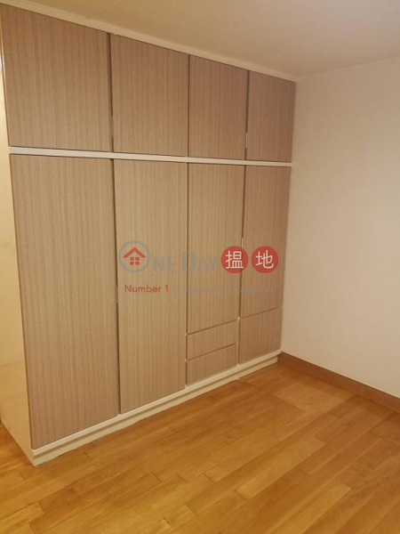  Flat for Rent in Phoenix Court, Wan Chai