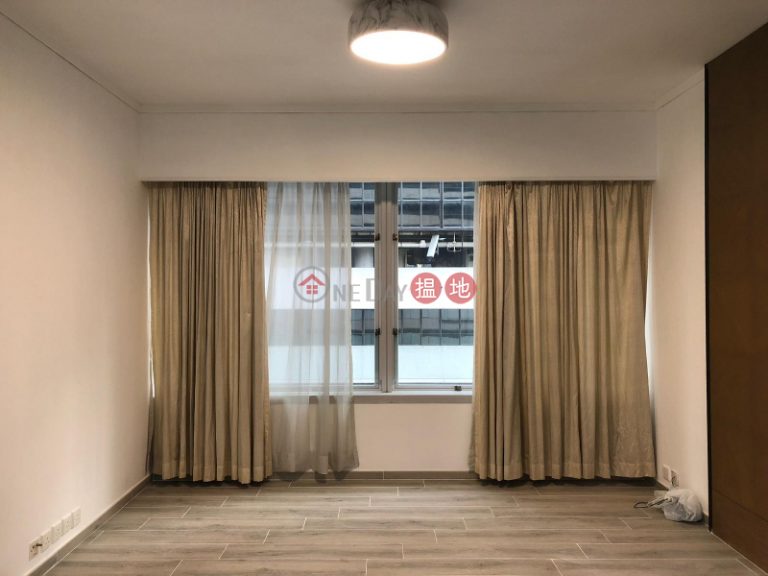  Flat for Rent in Convention Plaza Apartments, Wan Chai