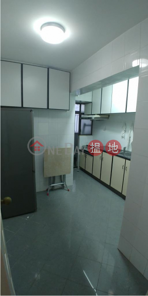  Flat for Rent in Phoenix Court, Wan Chai