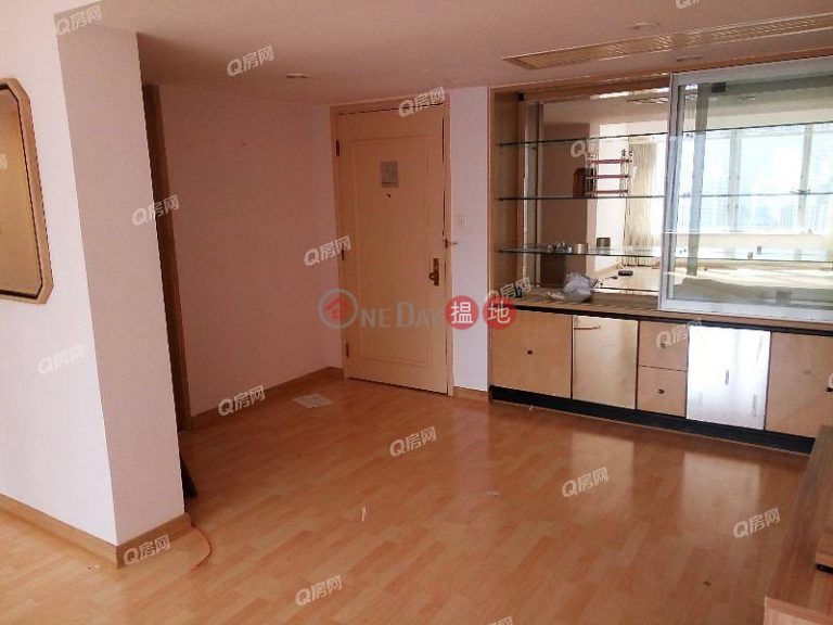 Convention Plaza Apartments | 1 bedroom High Floor Flat for Sale