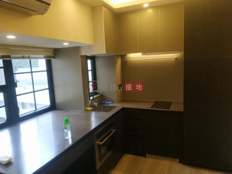  Flat for Rent in Manrich Court, Wan Chai