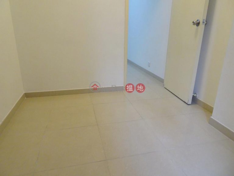  Flat for Rent in Fu Yuen Building, Wan Chai