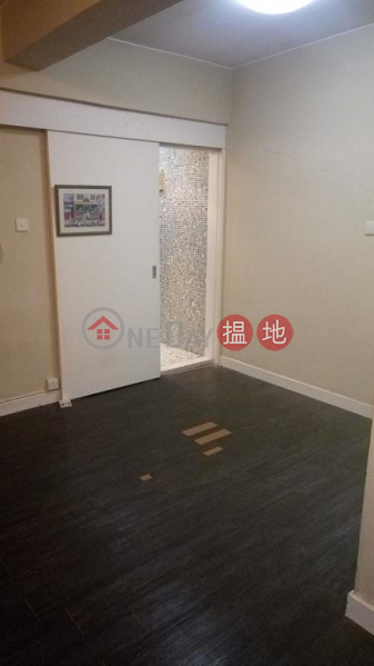  Flat for Rent in Man Shek Building, Wan Chai