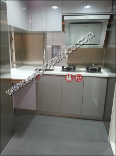 Decorated 2-bedroom flat for lease in Wan Chai