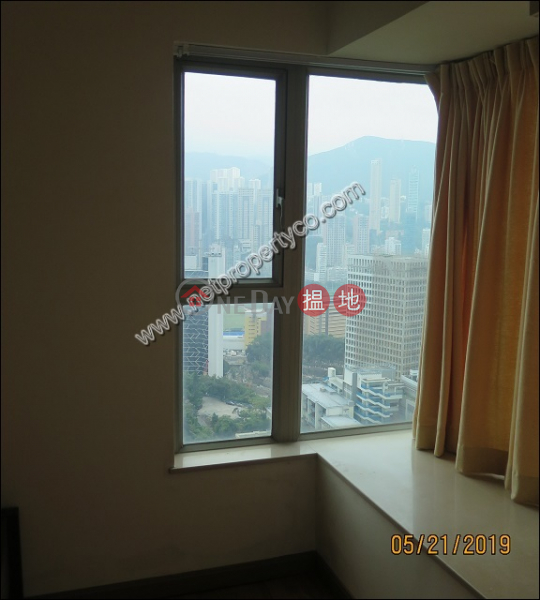 High-floor 3-bedroom unit for lease in Wan Chai