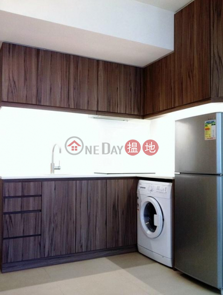  Flat for Sale in Hung Fook Building, Wan Chai