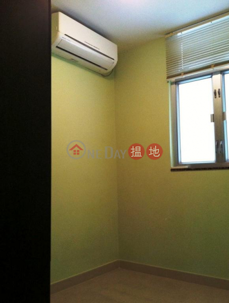  Flat for Sale in Hung Fook Building, Wan Chai