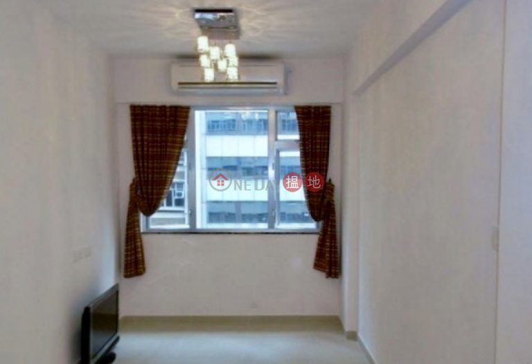  Flat for Sale in Hung Fook Building, Wan Chai