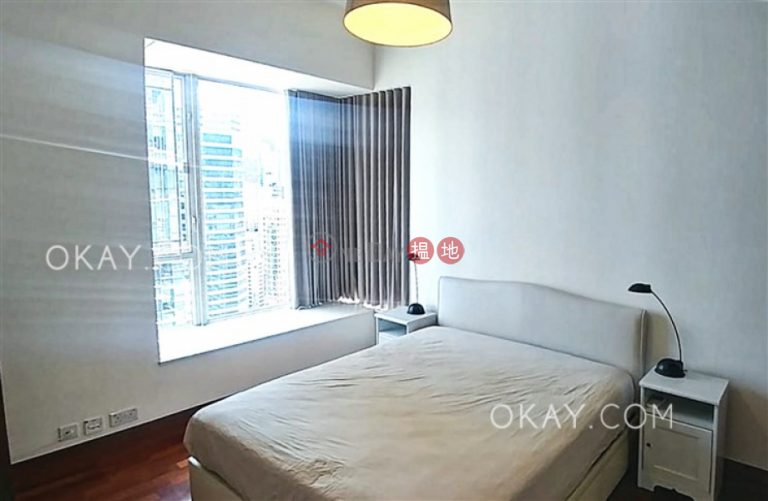 Charming 2 bedroom on high floor with sea views | Rental