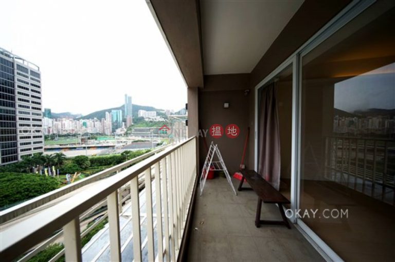 Nicely kept penthouse with rooftop & balcony | For Sale