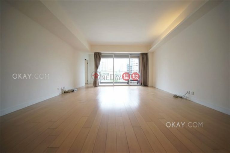 Nicely kept penthouse with rooftop & balcony | For Sale