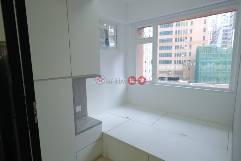 2 Bedrooms of Newly Renovated Flat at Wanchai, CBD of HK