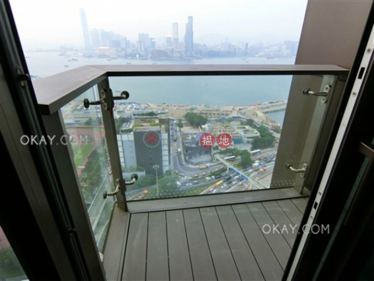 Elegant 2 bed on high floor with sea views & balcony | Rental