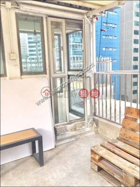 Spacious Apartment in Wanchai For Rent