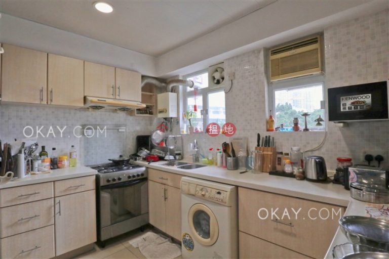 Efficient 3 bedroom on high floor with parking | Rental