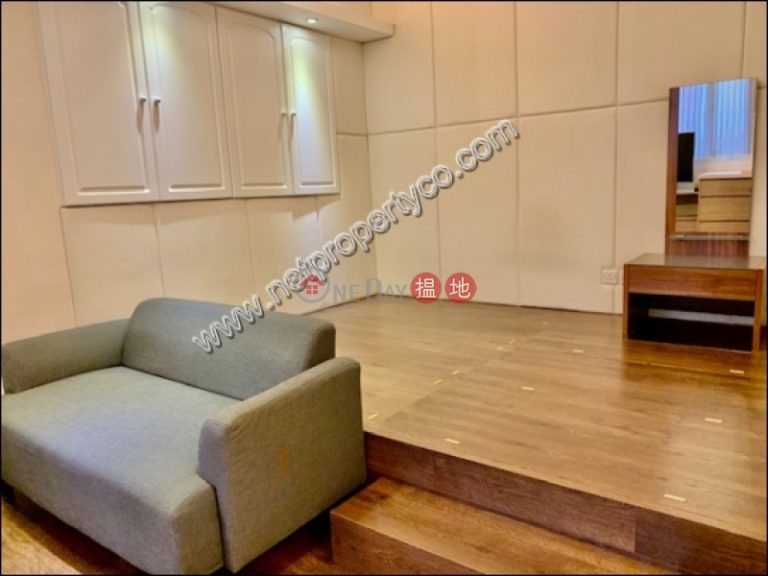 Furnished studio flat for lease in Wan Chai