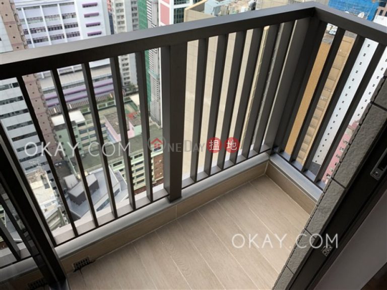 Tasteful studio on high floor with balcony | Rental