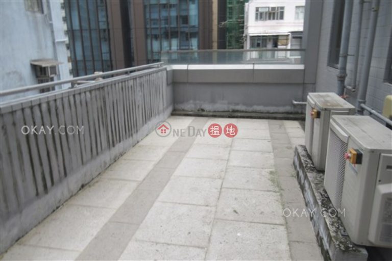 Lovely 2 bedroom with terrace | Rental