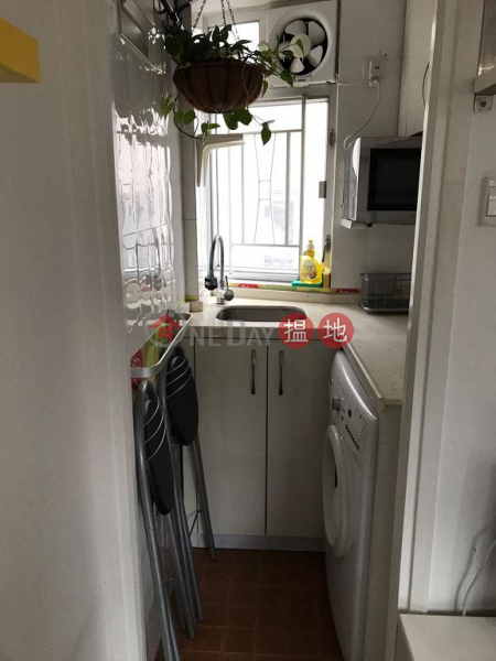  Flat for Rent in Lee Loy Building, Wan Chai
