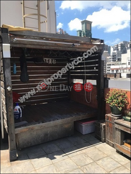 Unit with rooftop for sale with lease in Wan Chai