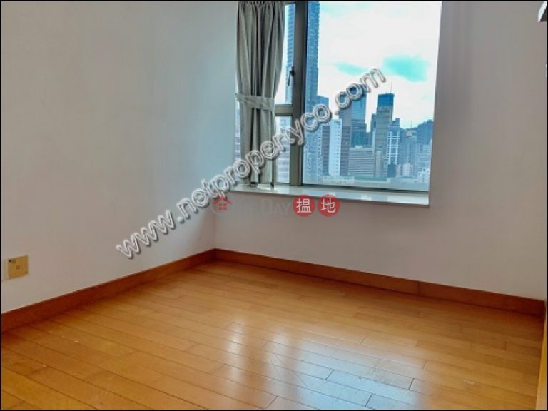 3-bedroom unit with balcony for lease in Wan Chai