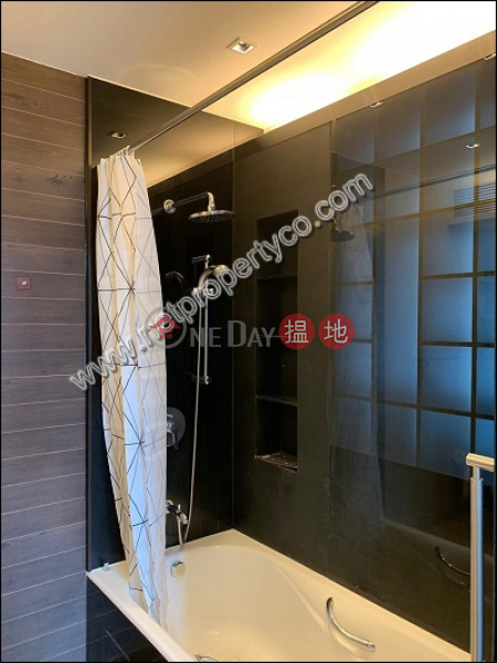 1-bedroom flat with balcony for rent in Wan Chai