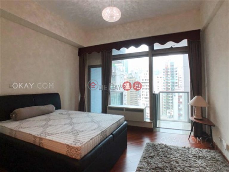 Nicely kept studio with balcony | For Sale