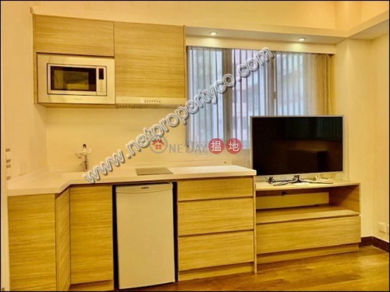 Furnished studio flat for sale with lease in Wan Chai