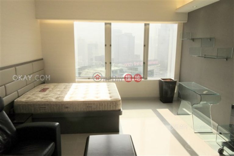Popular studio on high floor with sea views | Rental