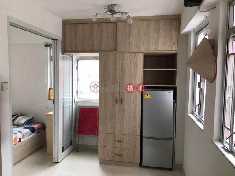  Flat for Rent in Lee Loy Building, Wan Chai