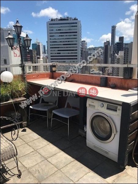 Unit with rooftop for sale with lease in Wan Chai