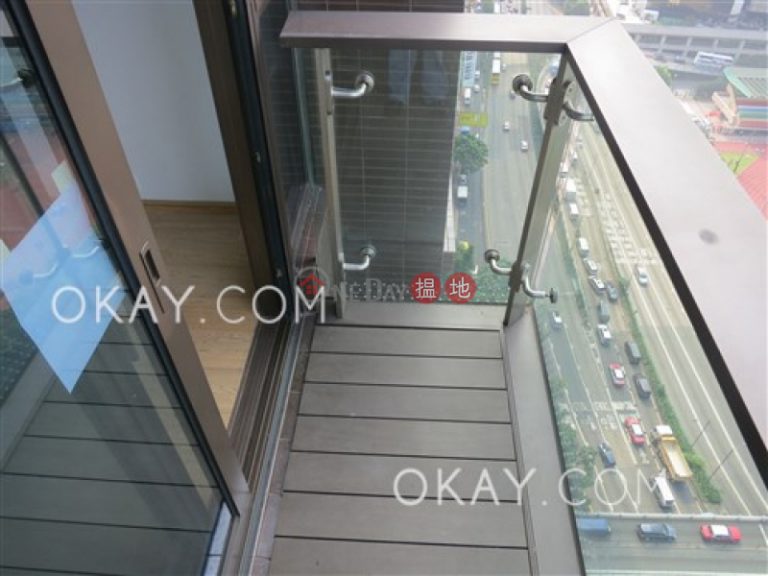 Luxurious 1 bed on high floor with sea views & balcony | For Sale
