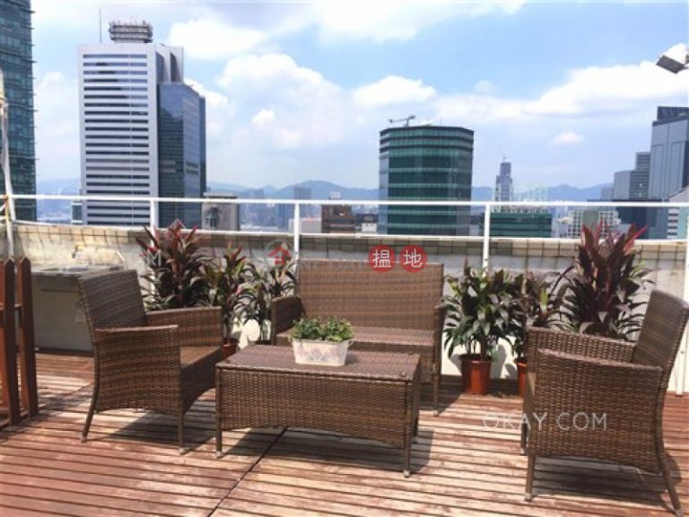 Gorgeous penthouse with rooftop | For Sale