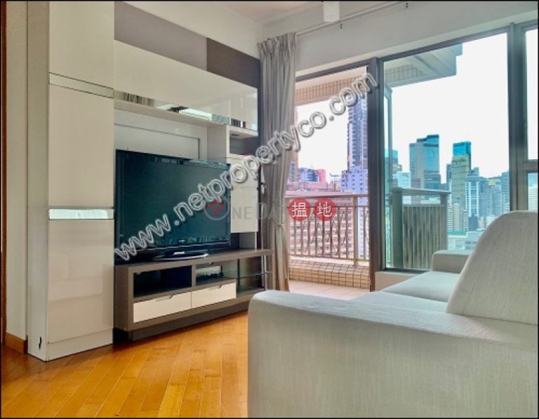 3-bedroom unit with balcony for lease in Wan Chai