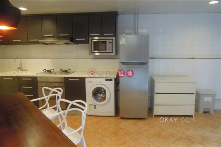 Intimate 1 bedroom with terrace | Rental