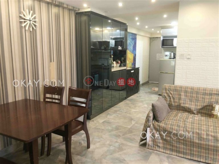 Generous 3 bedroom with balcony | For Sale