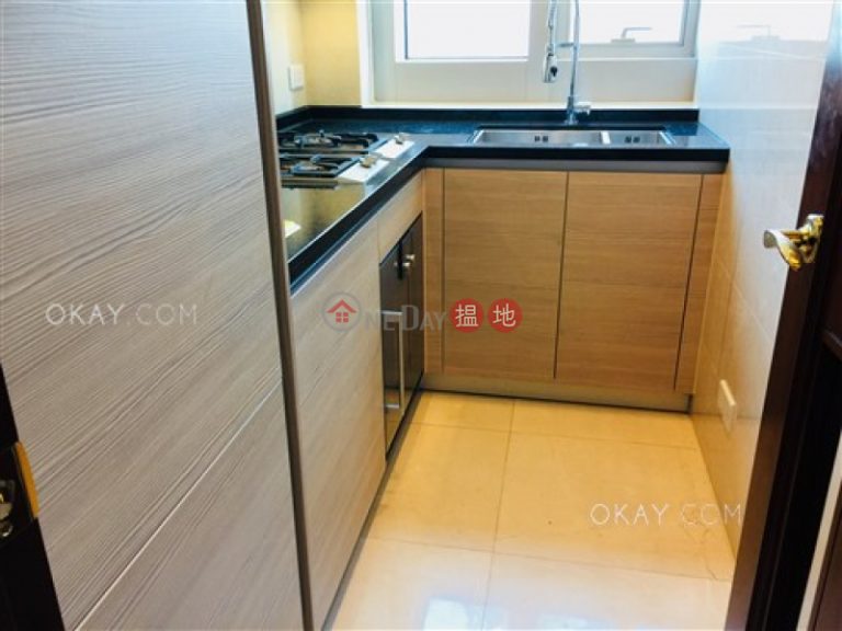 Luxurious 1 bedroom with balcony | Rental