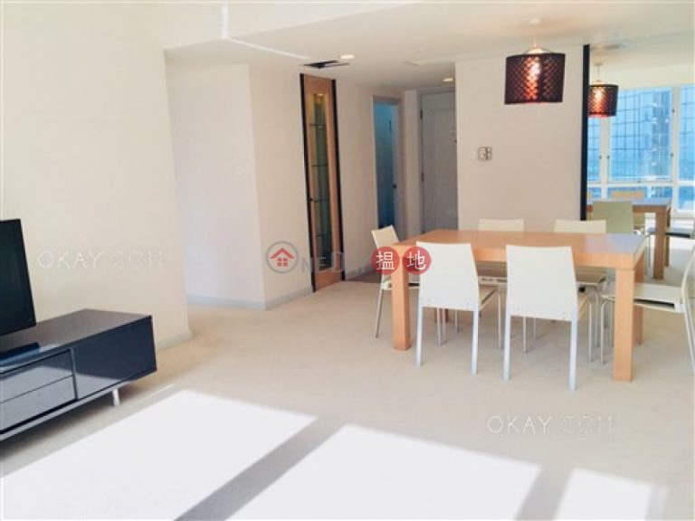 Exquisite 2 bedroom on high floor with sea views | For Sale