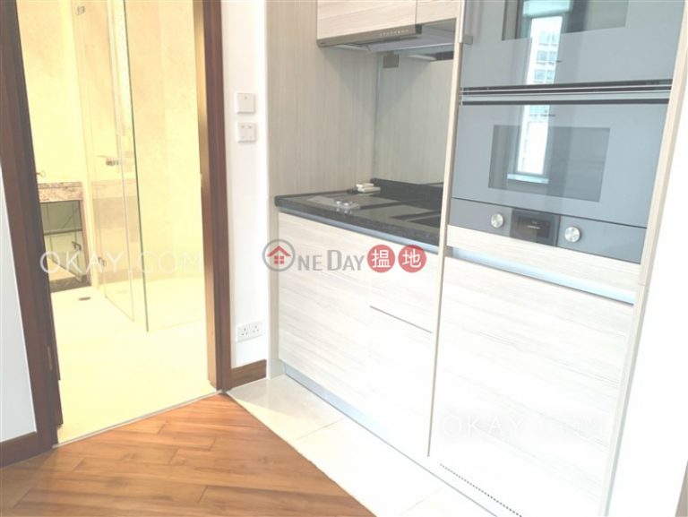 Nicely kept 1 bedroom with balcony | For Sale