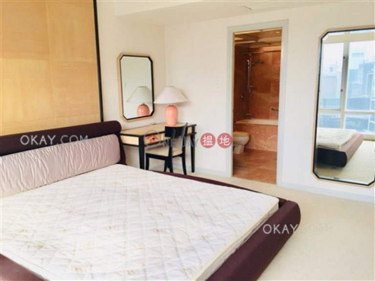 Exquisite 2 bedroom on high floor with sea views | For Sale