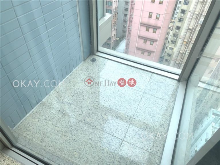 Nicely kept 1 bedroom with balcony | For Sale