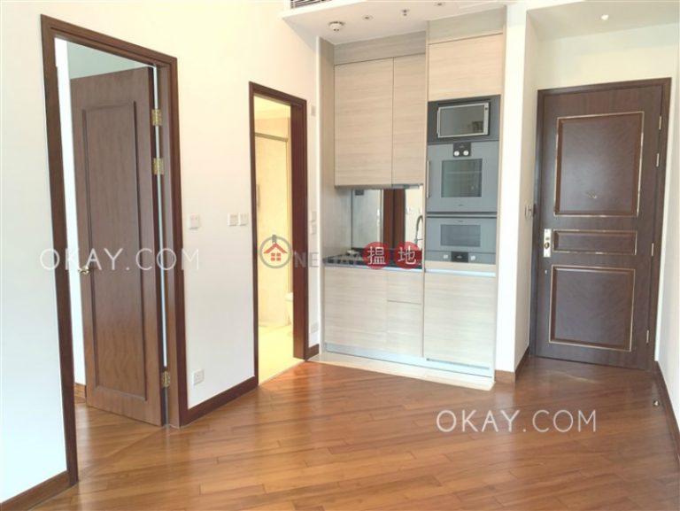 Nicely kept 1 bedroom with balcony | For Sale