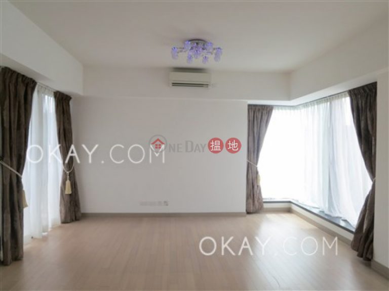 Gorgeous 3 bedroom on high floor with balcony & parking | For Sale