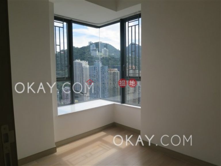 Gorgeous 3 bedroom on high floor with balcony & parking | For Sale