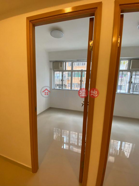  Flat for Rent in Sing Tak Building, Wan Chai