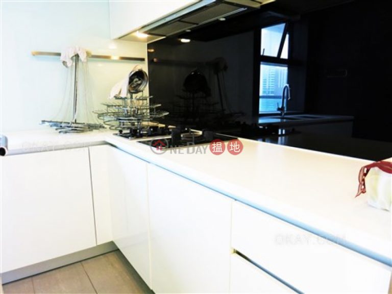 Luxurious 3 bed on high floor with harbour views | Rental