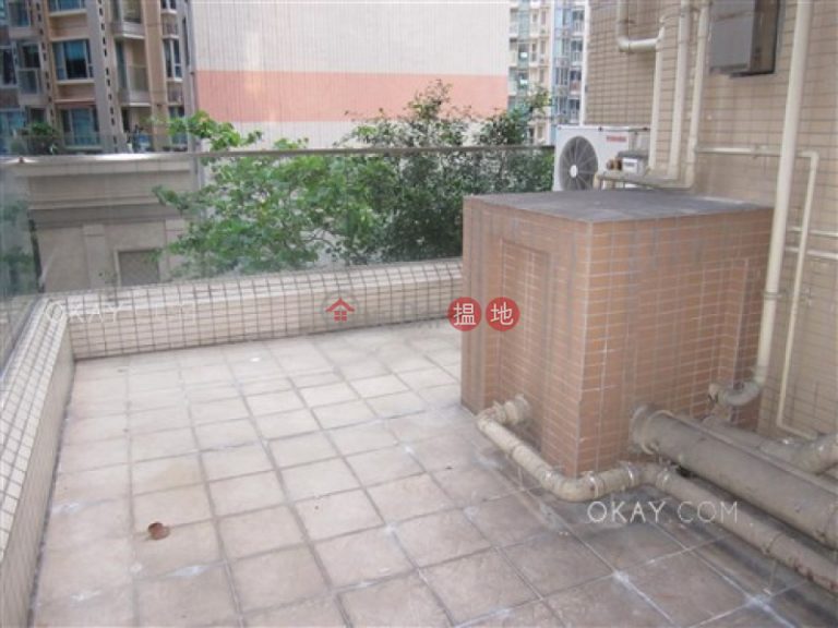 Nicely kept 2 bedroom with terrace | For Sale