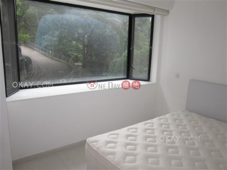 Lovely 4 bedroom with balcony & parking | For Sale